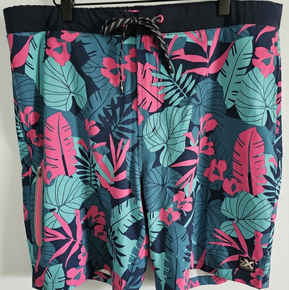 ZeroXposur Tropical Print Vacation Logo Shorts Size Large